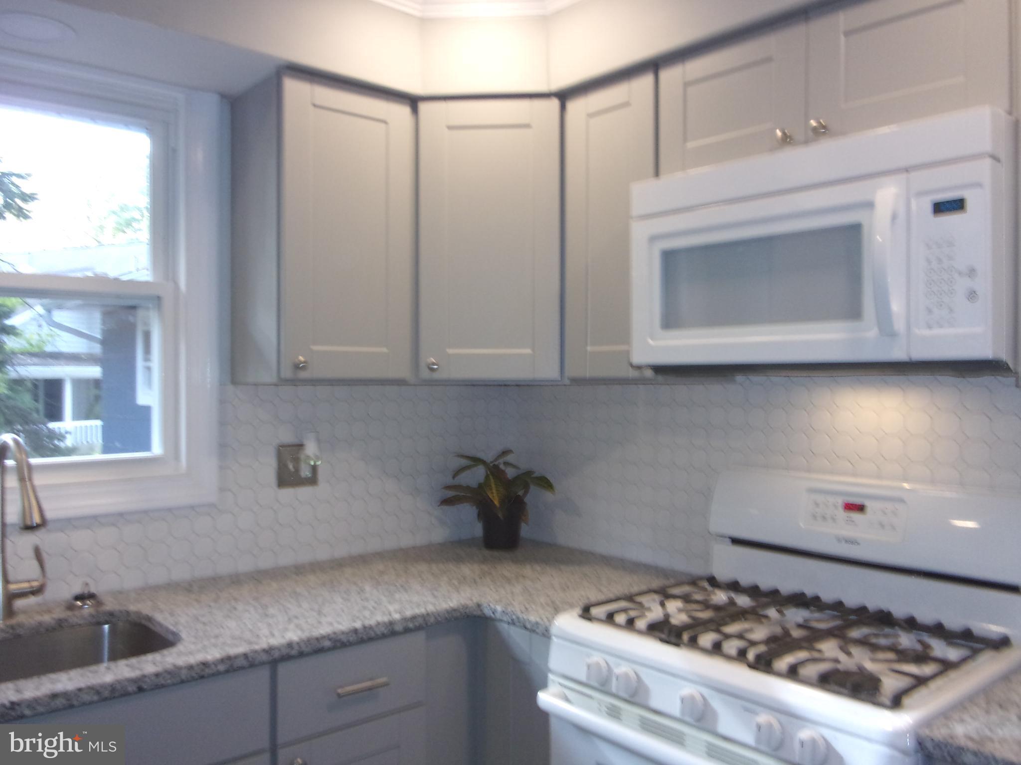 262 Sunset Road Barrington, NJ 08007 - Photo 8 of 31 Kitchen