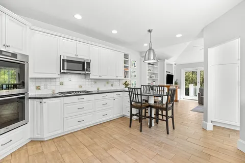 $1,699,000 | 39 Church Street, Weston, MA 02493