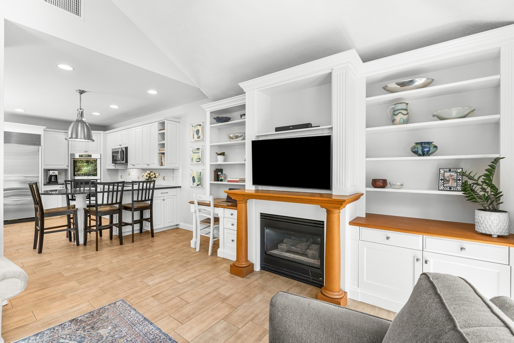 39 Church Street Weston, MA 02493 - Photo 10 of 34