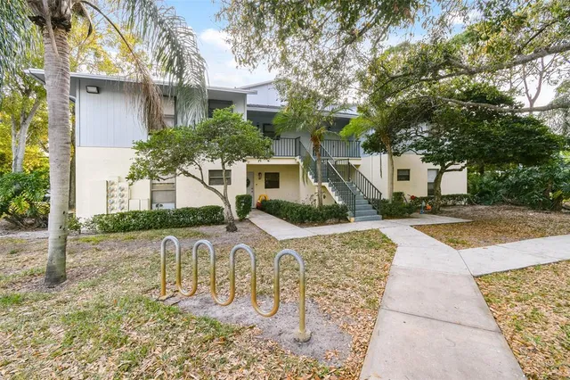 $189,900 | 6549 Southeast Federal Highway, Unit 204, Stuart, FL 34997