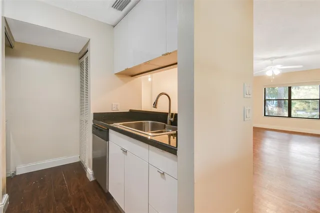 $189,900 | 6549 Southeast Federal Highway, Unit 204, Stuart, FL 34997