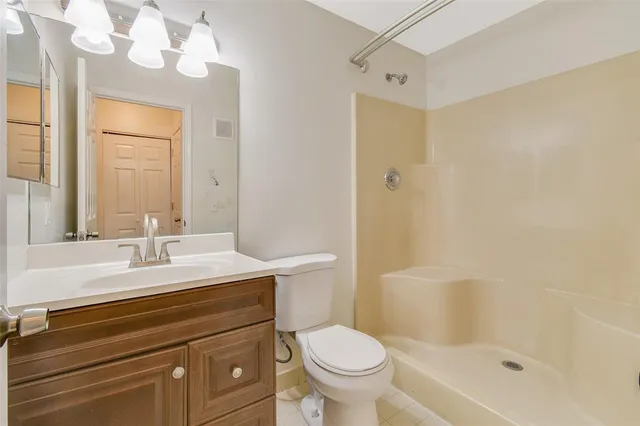 $189,900 | 6549 Southeast Federal Highway, Unit 204, Stuart, FL 34997