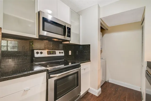 $189,900 | 6549 Southeast Federal Highway, Unit 204, Stuart, FL 34997