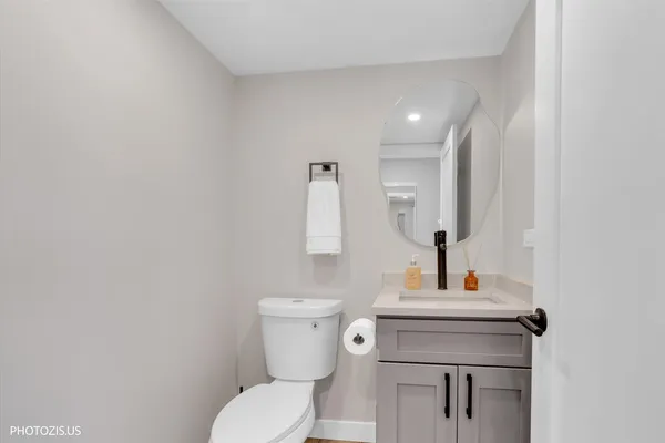 $380,000 | 642 Williams Court, Gurnee, IL 60031