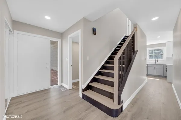 $380,000 | 642 Williams Court, Gurnee, IL 60031