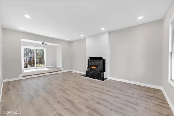 $379,900 | 642 Williams Court, Gurnee, IL 60031