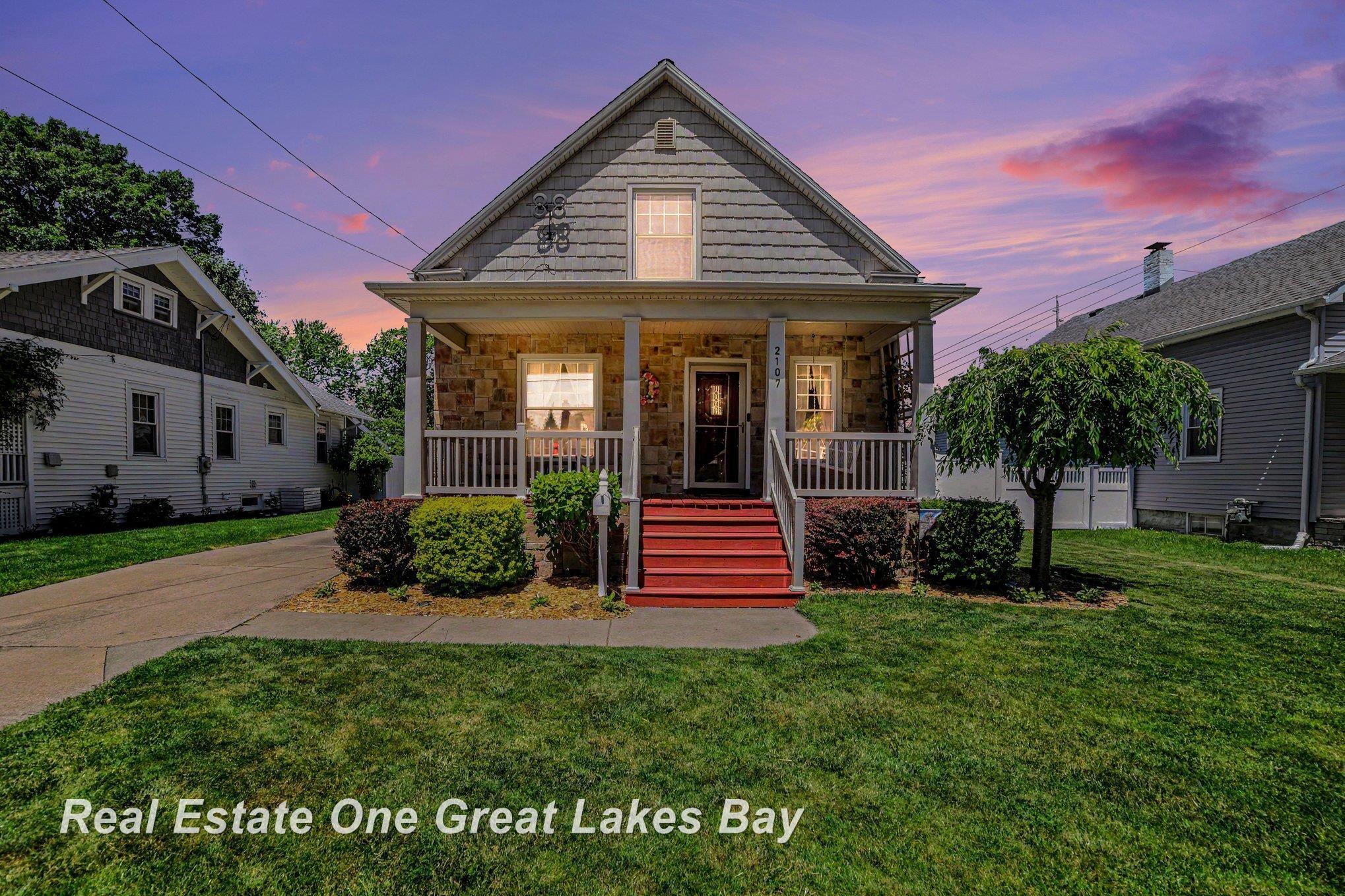 2107 10th Street Bay City, MI 48708 - Photo 1 of 31