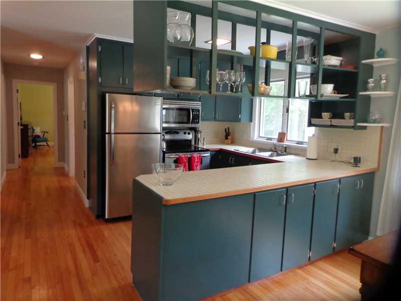 11 Woodville Road Falmouth, ME 04105 - Photo 14 of 35 Kitchen.