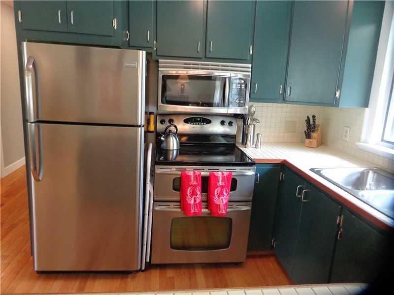 11 Woodville Road Falmouth, ME 04105 - Photo 15 of 35 Kitchen.