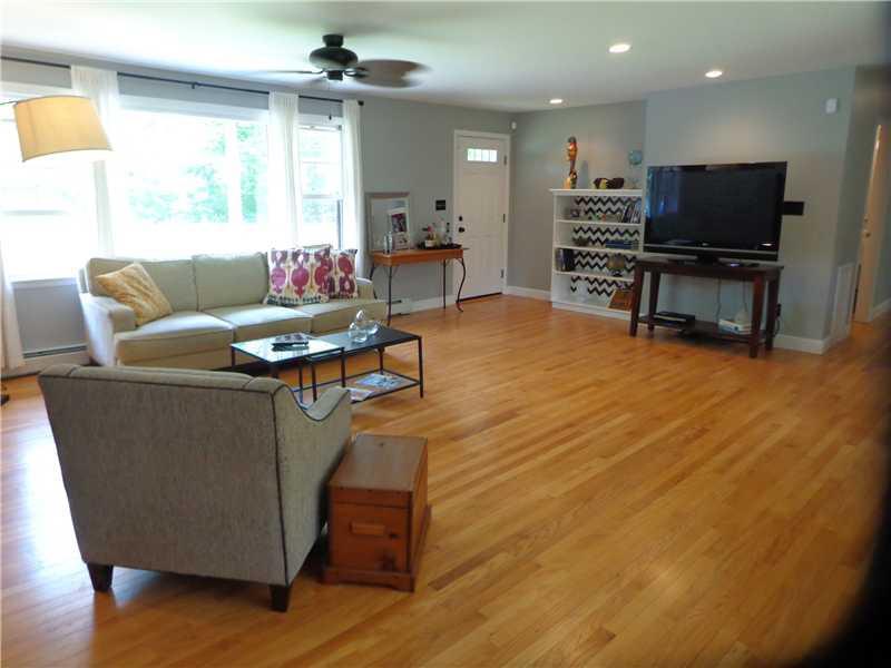11 Woodville Road Falmouth, ME 04105 - Photo 7 of 35 Living Room.