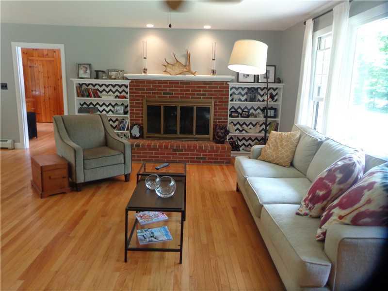 11 Woodville Road Falmouth, ME 04105 - Photo 10 of 35 Living Room.