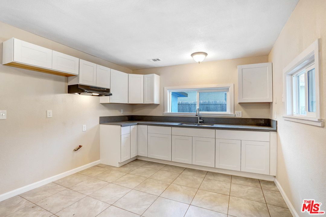 876 Villa Street Riverside, CA 92507 - Photo 7 of 14