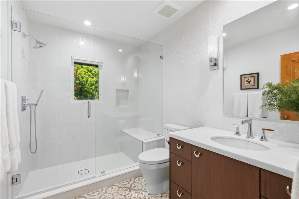 15946 Woodvale Road Encino, CA 91436 - Photo 19 of 51