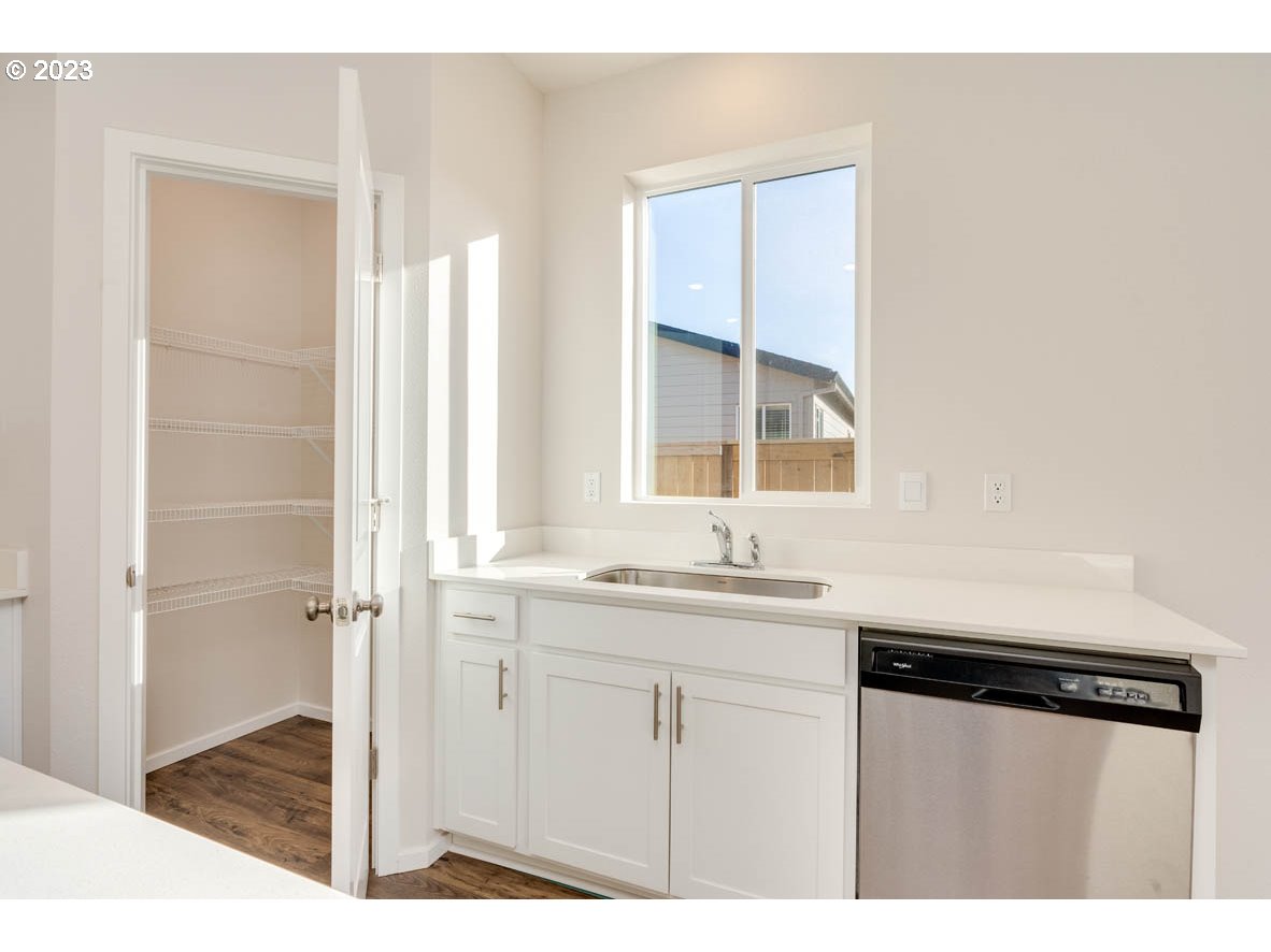 2683 Fenya Street Springfield, OR 97477 - Photo 11 of 21 a bathroom with a sink and a mirror