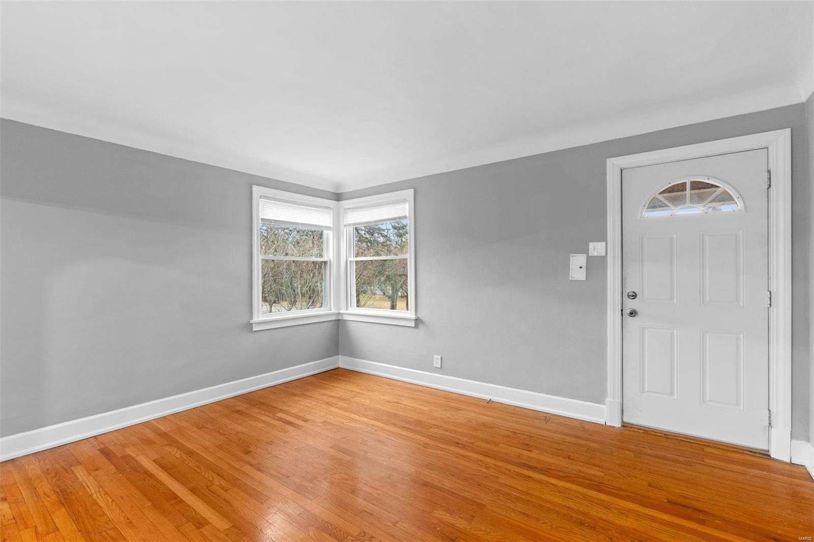 3717 Brown Road St. Louis, MO 63114 - Photo 11 of 32 Gallery Image 11