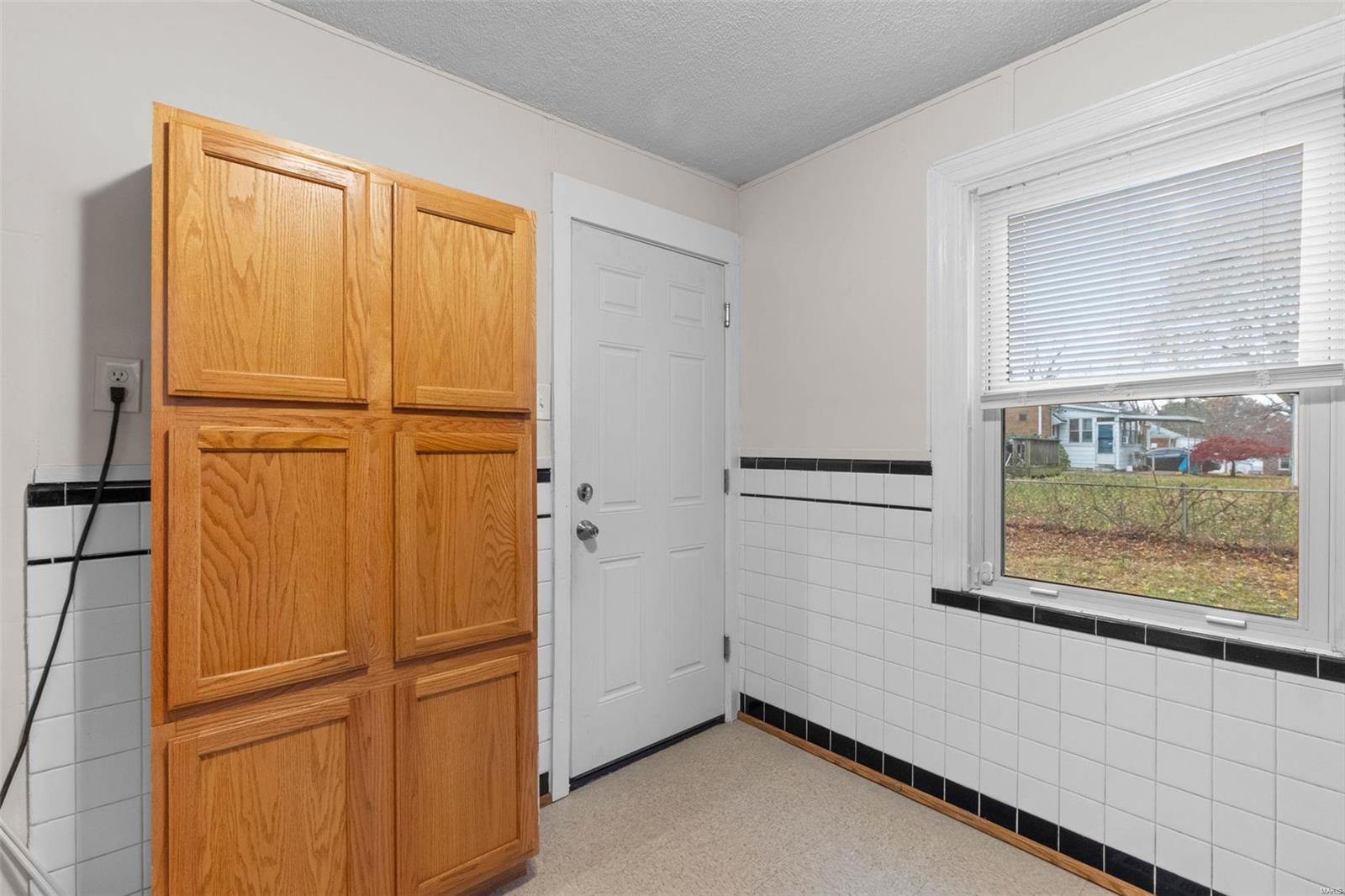 3717 Brown Road St. Louis, MO 63114 - Photo 15 of 32 Gallery Image 15