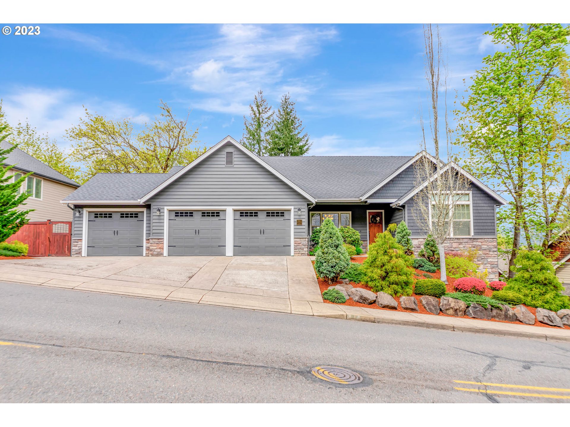 418 Mountaingate Drive Springfield, OR 97478 - Photo 1 of 48 Gallery Image 1