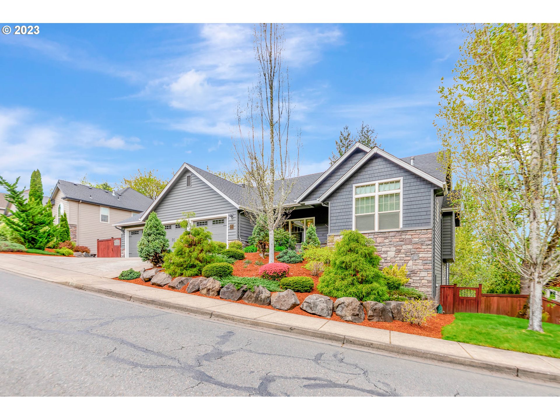 418 Mountaingate Drive Springfield, OR 97478 - Photo 2 of 48 Gallery Image 2