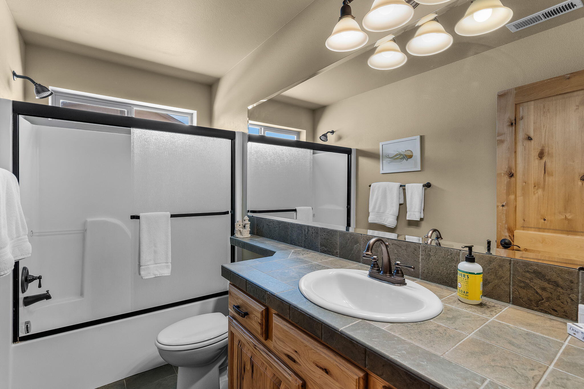 863 Southwest Blakely Road Bend, OR 97702 - Photo 20 of 33 Second Bathroom w/ Shower/tub combo