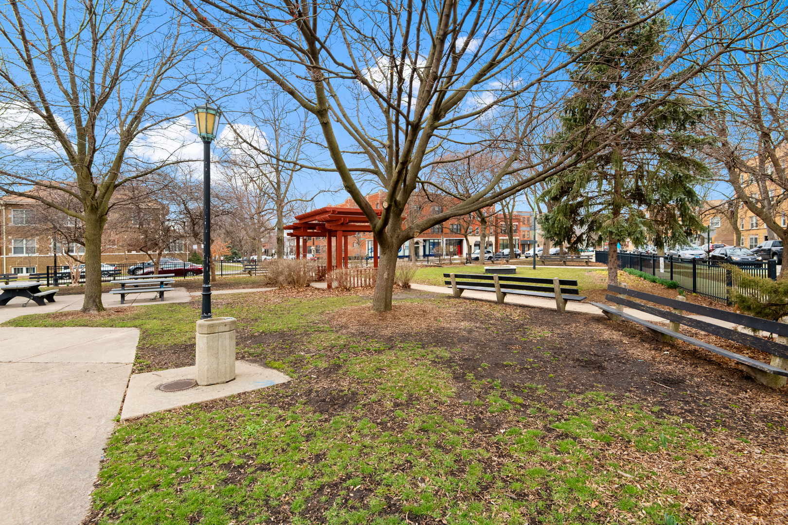 4347 North Richmond Street, Unit 3N Chicago, IL 60618 - Photo 28 of 34 a view of park with trees