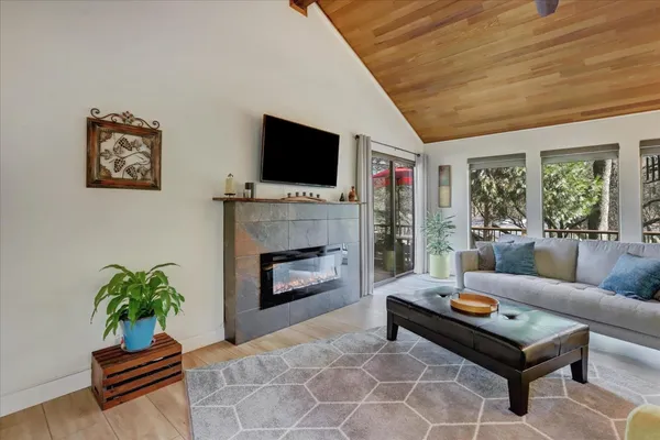 $459,000 | 19308 Explorer Court, Penn Valley, CA 95946