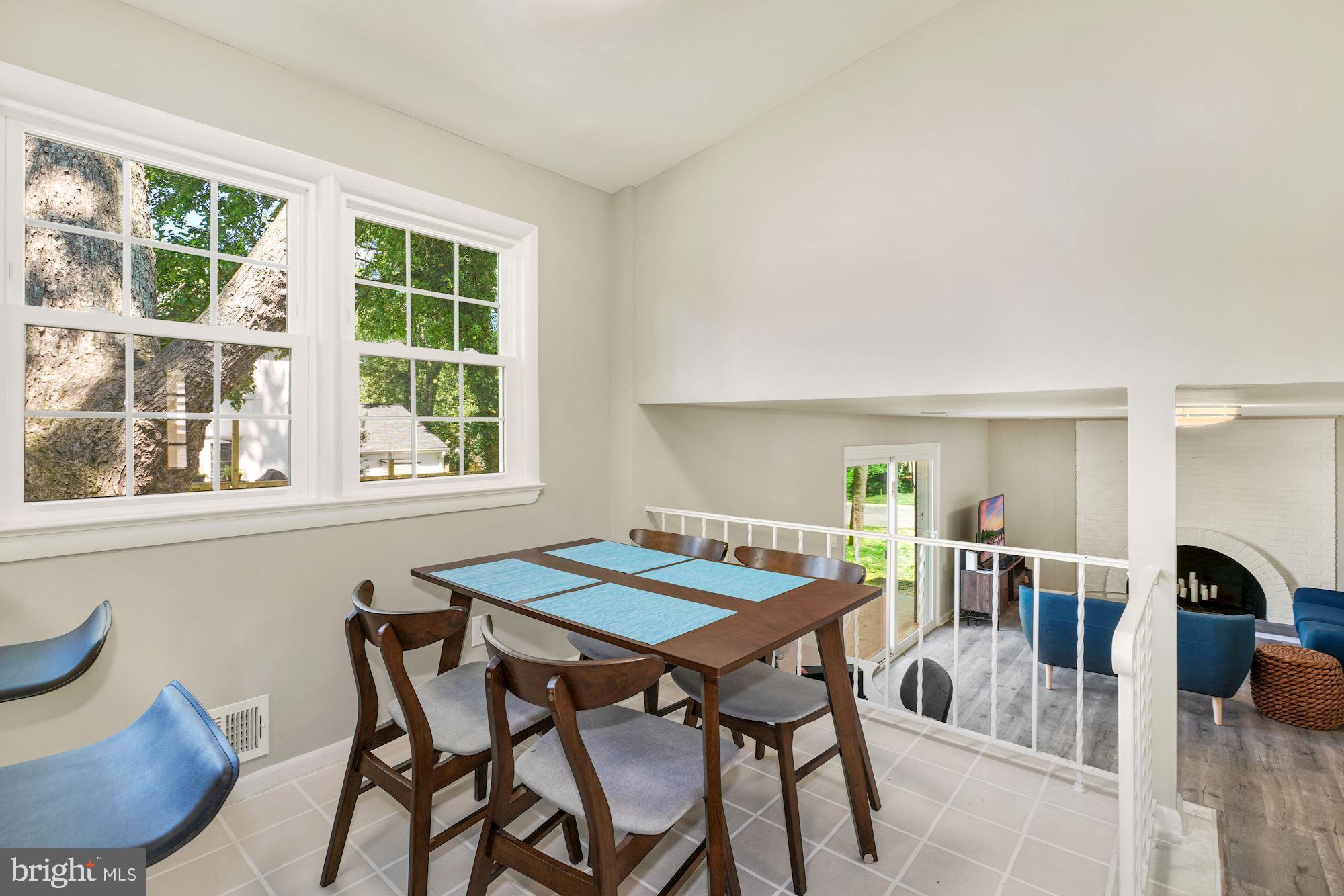 8801 Postoak Road Potomac, MD 20854 - Photo 11 of 28 Breakfast Area
