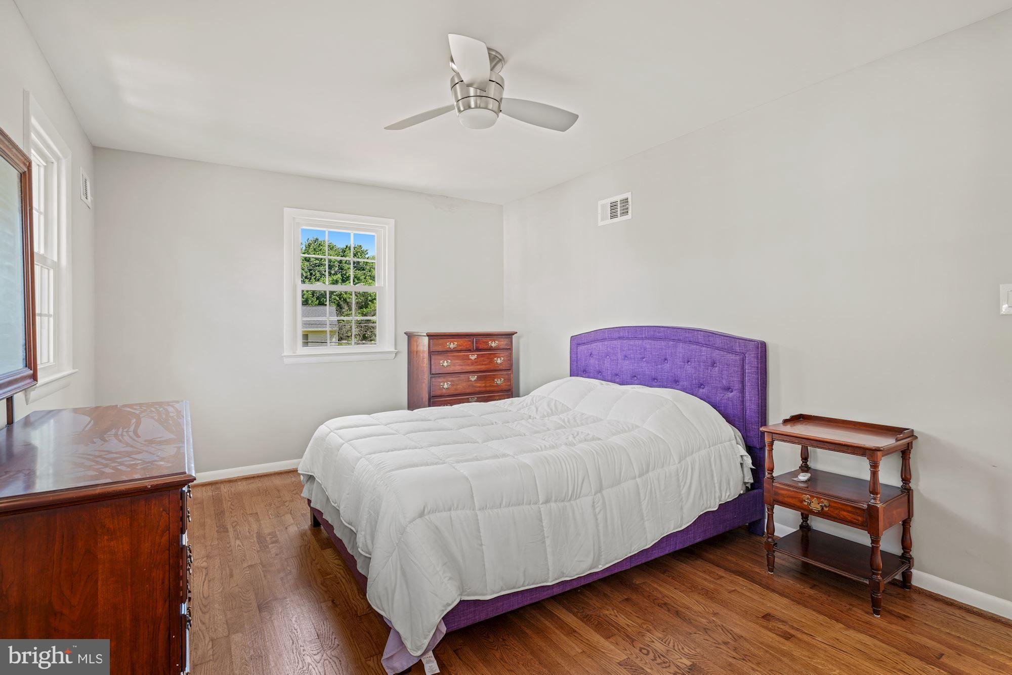 8801 Postoak Road Potomac, MD 20854 - Photo 17 of 28 Owner's Bedroom