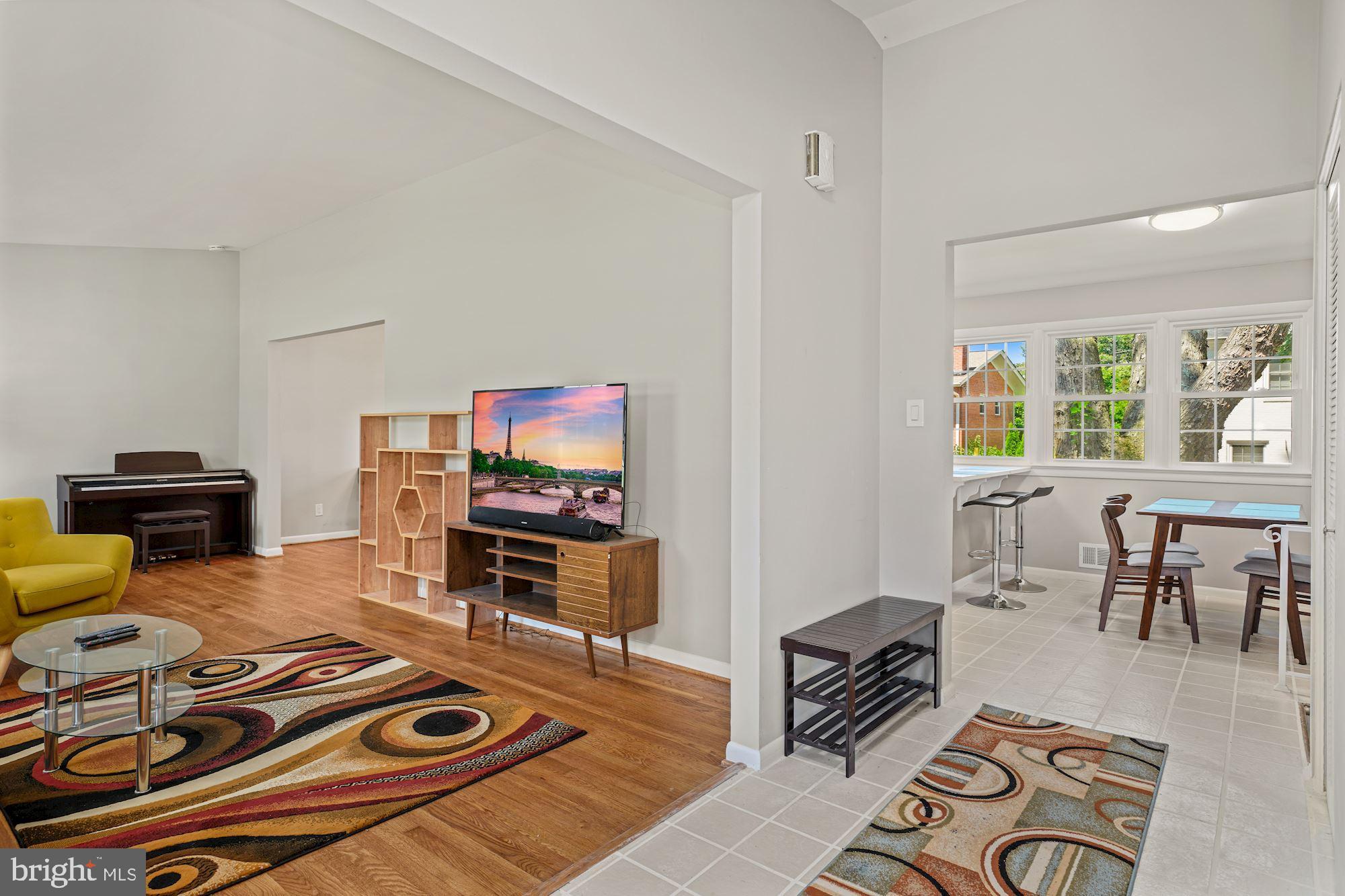 8801 Postoak Road Potomac, MD 20854 - Photo 28 of 28 Contemporary, Flowing Floor Plan