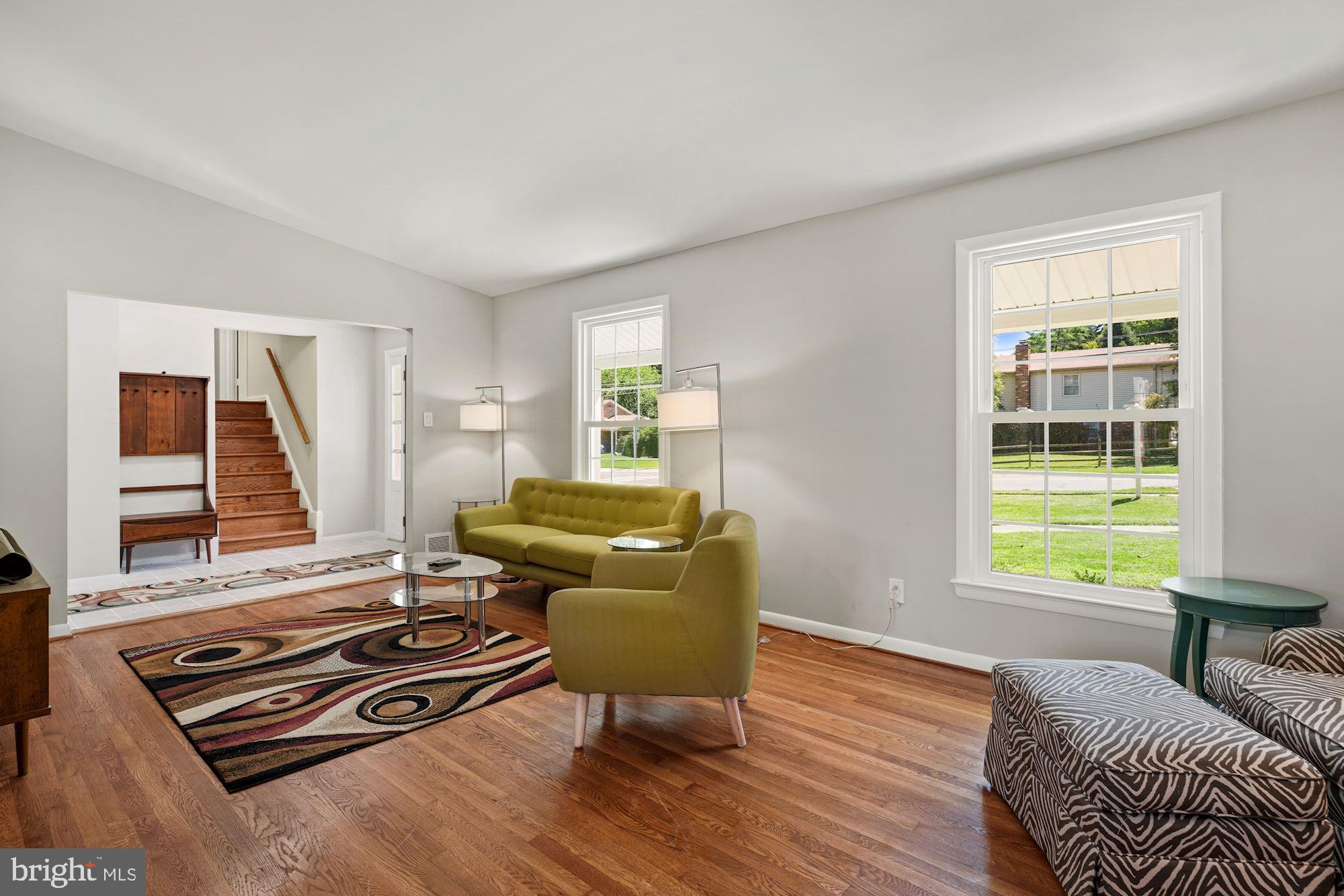 8801 Postoak Road Potomac, MD 20854 - Photo 5 of 28 Gleaming Hardwood Floors