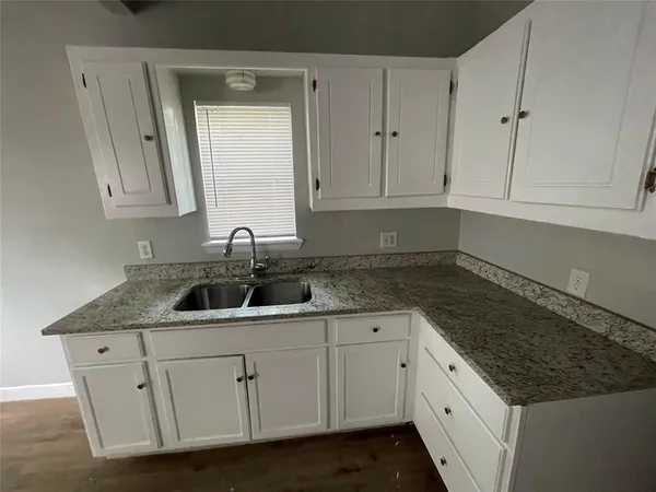 $1,295 | 856 Mulberry Street, Abilene, TX 79601
