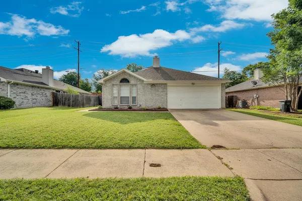 $2,000 | 1318 Misty Meadow Drive, Midlothian, TX 76065