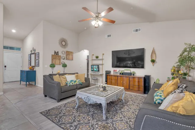 $520,000 | 5302 West Homan Avenue, Fresno, CA 93722