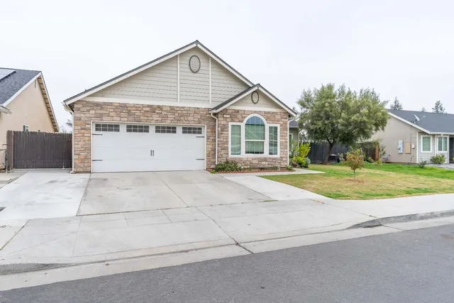 $520,000 | 5302 West Homan Avenue, Fresno, CA 93722