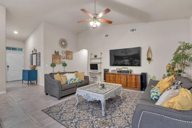 $520,000 | 5302 West Homan Avenue, Fresno, CA 93722