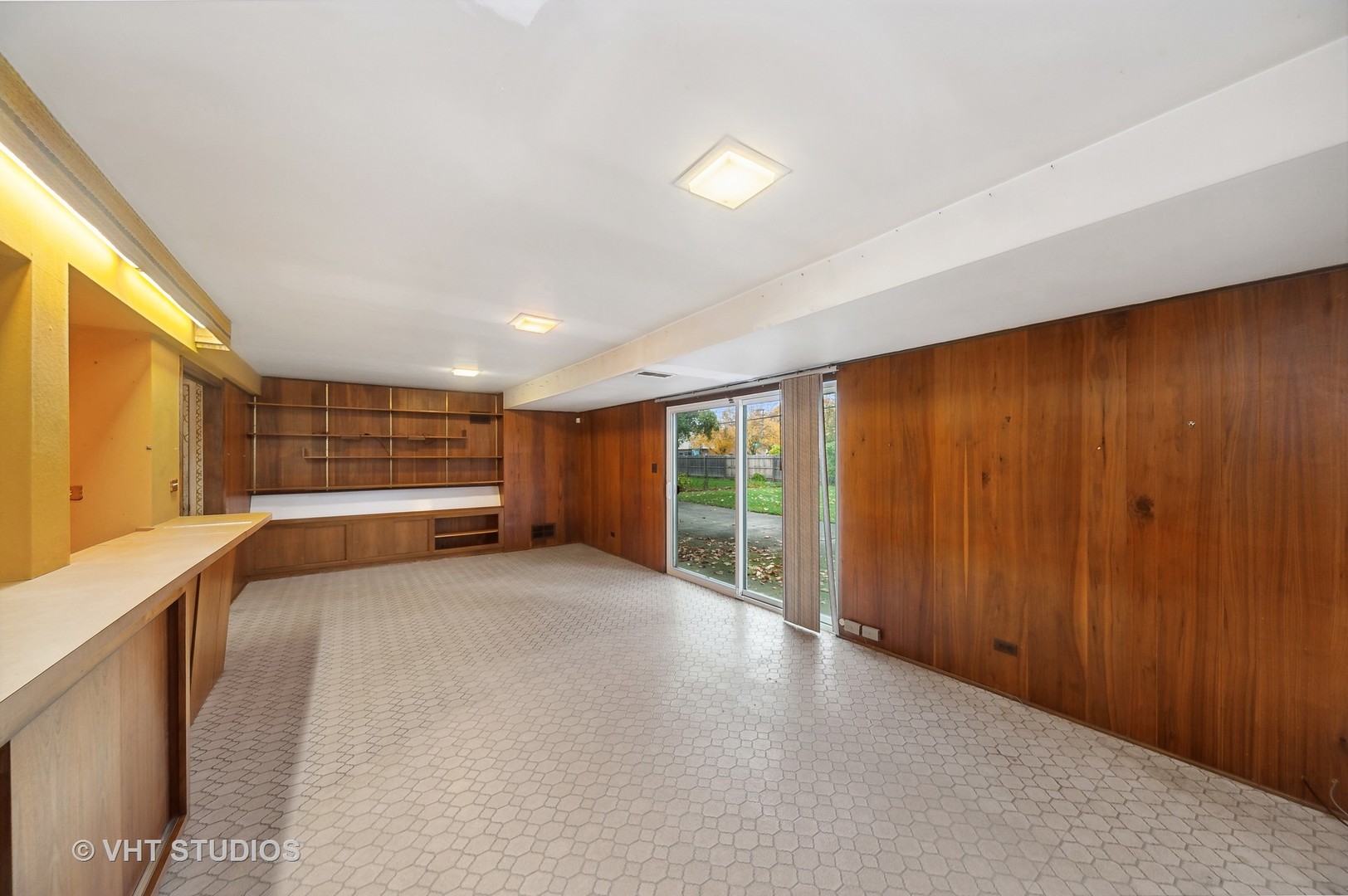 3910 White Cloud Drive Skokie, IL 60076 - Photo 5 of 23 a view of an empty room with a window