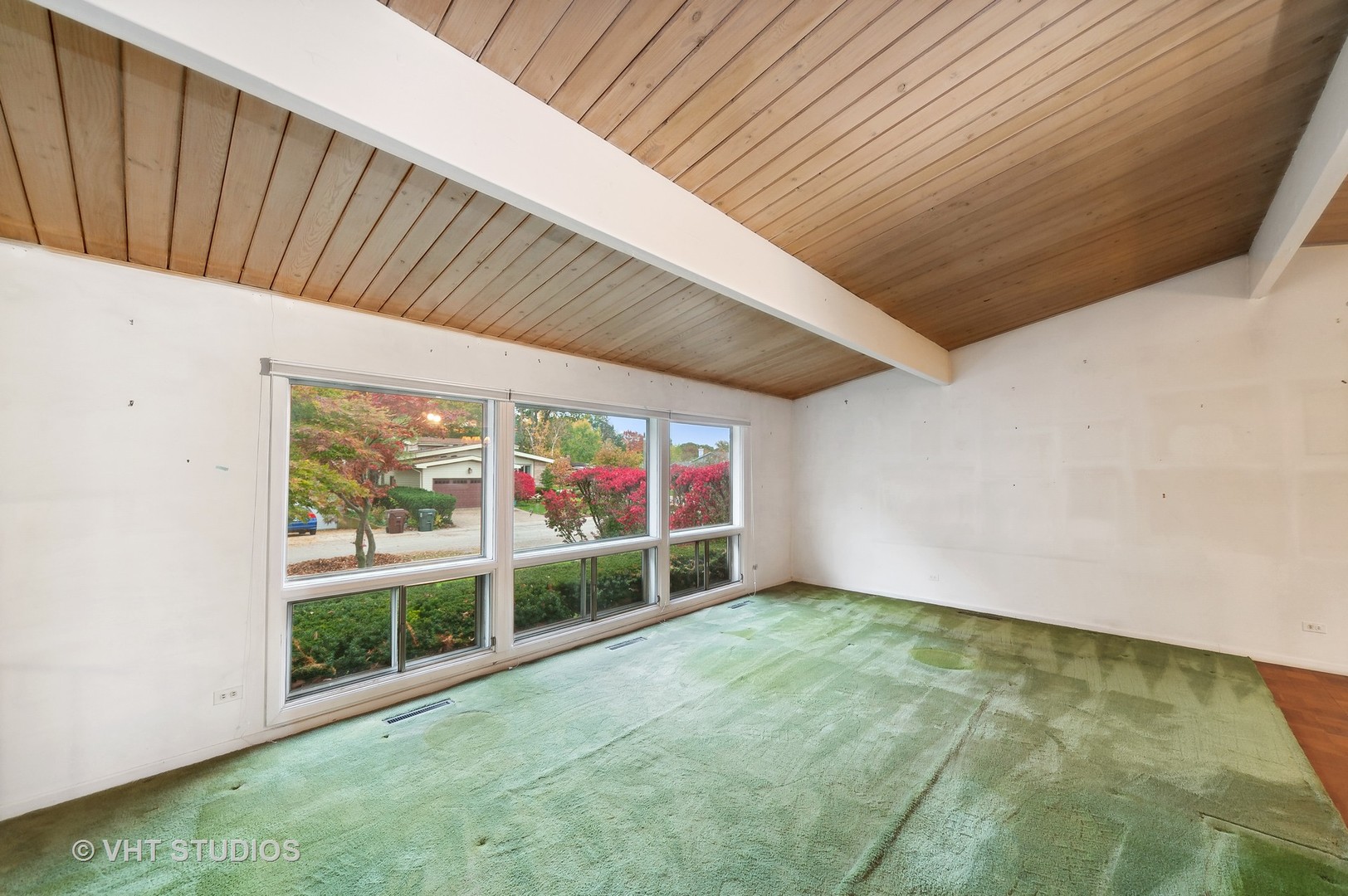 3910 White Cloud Drive Skokie, IL 60076 - Photo 9 of 23 a view of an interior of the house