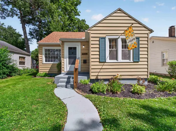 $239,900 | 2315 Kenwood Avenue, Fort Wayne, IN 46805