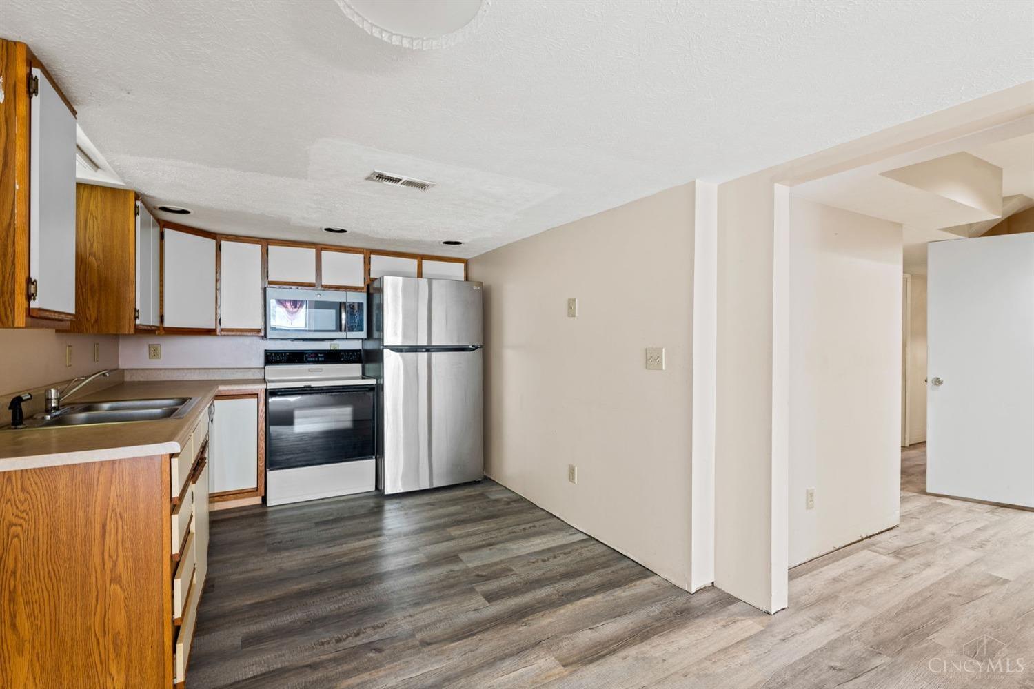 307 8 Mile Road Cincinnati, OH 45255 - Photo 24 of 33 Gallery Image 24