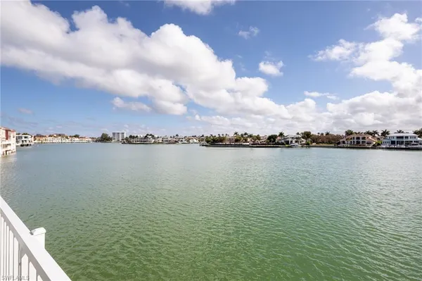 $3,550,000 | 4000 Gulf Shore Boulevard North, Unit 400, Naples, FL 34103