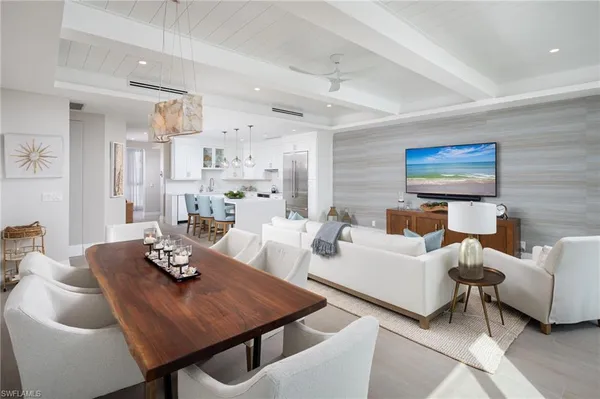 $3,550,000 | 4000 Gulf Shore Boulevard North, Unit 400, Naples, FL 34103