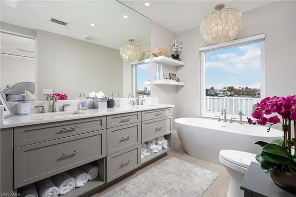 $3,550,000 | 4000 Gulf Shore Boulevard North, Unit 400, Naples, FL 34103