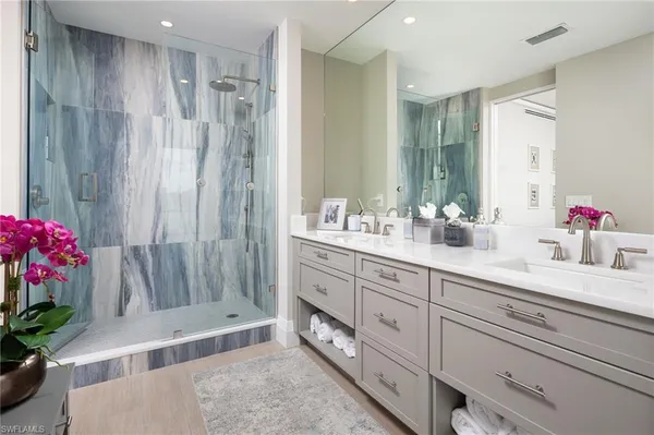 $3,550,000 | 4000 Gulf Shore Boulevard North, Unit 400, Naples, FL 34103