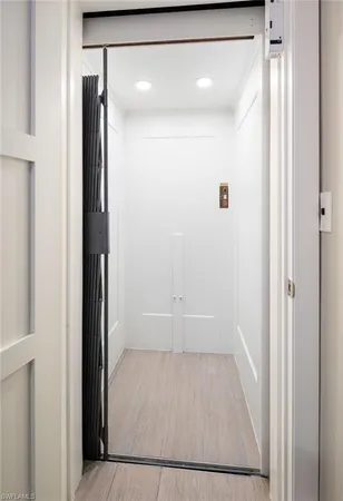 $3,550,000 | 4000 Gulf Shore Boulevard North, Unit 400, Naples, FL 34103