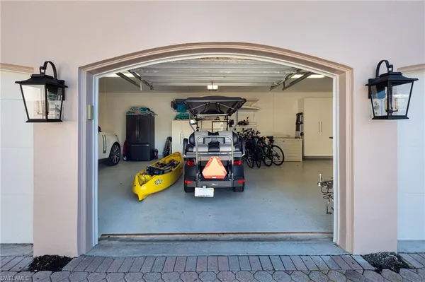 $3,550,000 | 4000 Gulf Shore Boulevard North, Unit 400, Naples, FL 34103