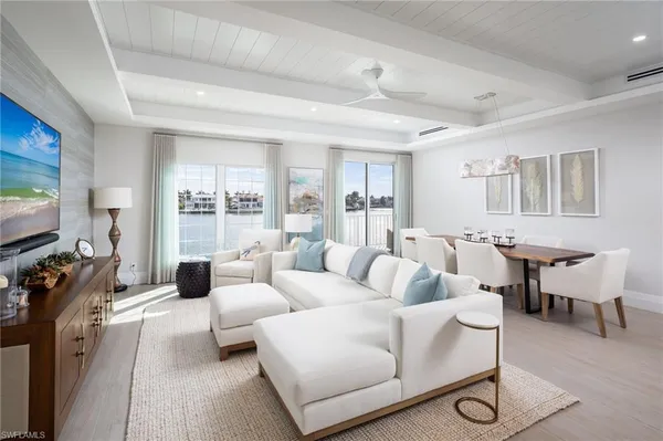 $3,550,000 | 4000 Gulf Shore Boulevard North, Unit 400, Naples, FL 34103