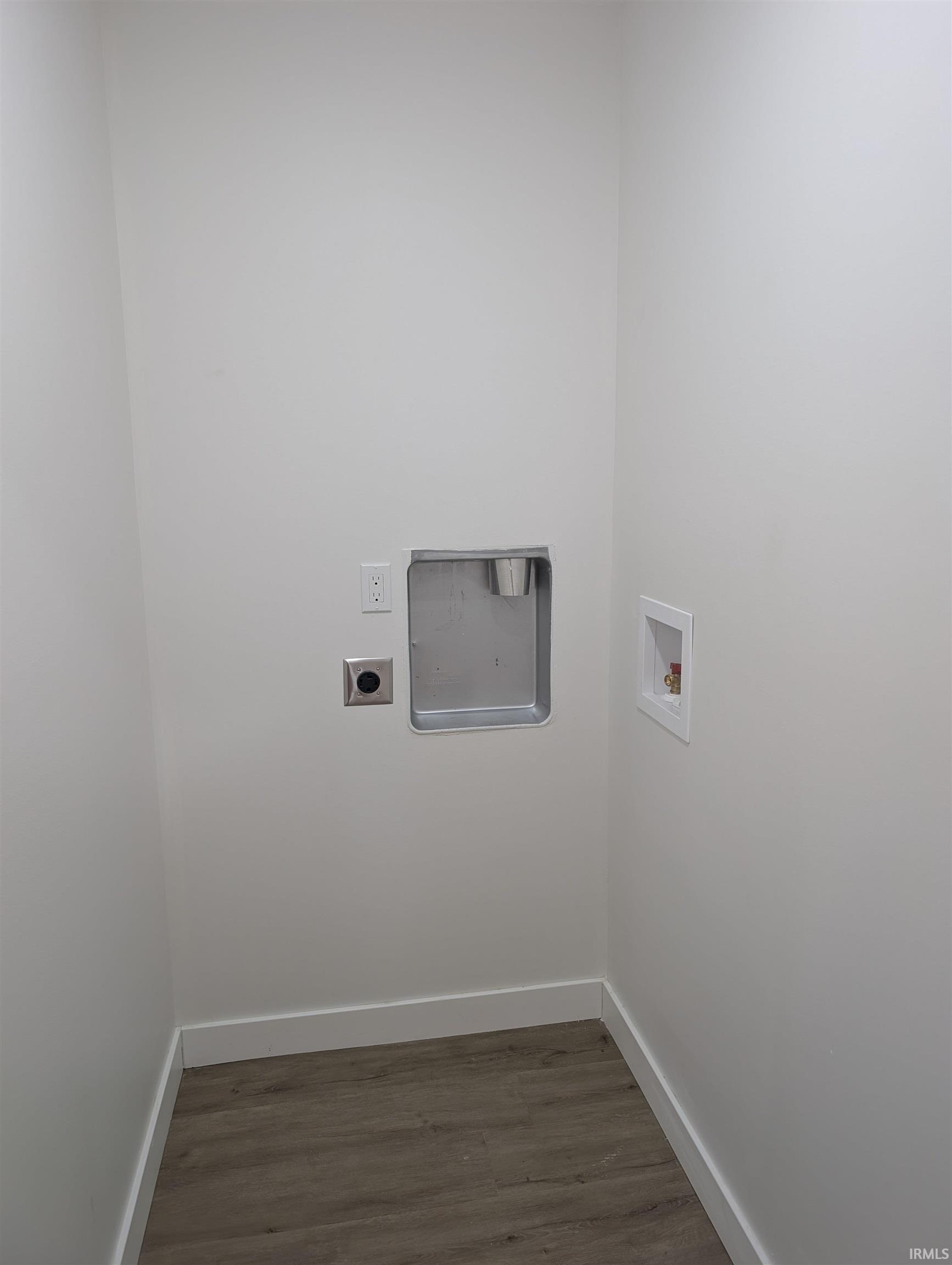 811 Southwest 1st Street Washington, IN 47501 - Photo 14 of 28