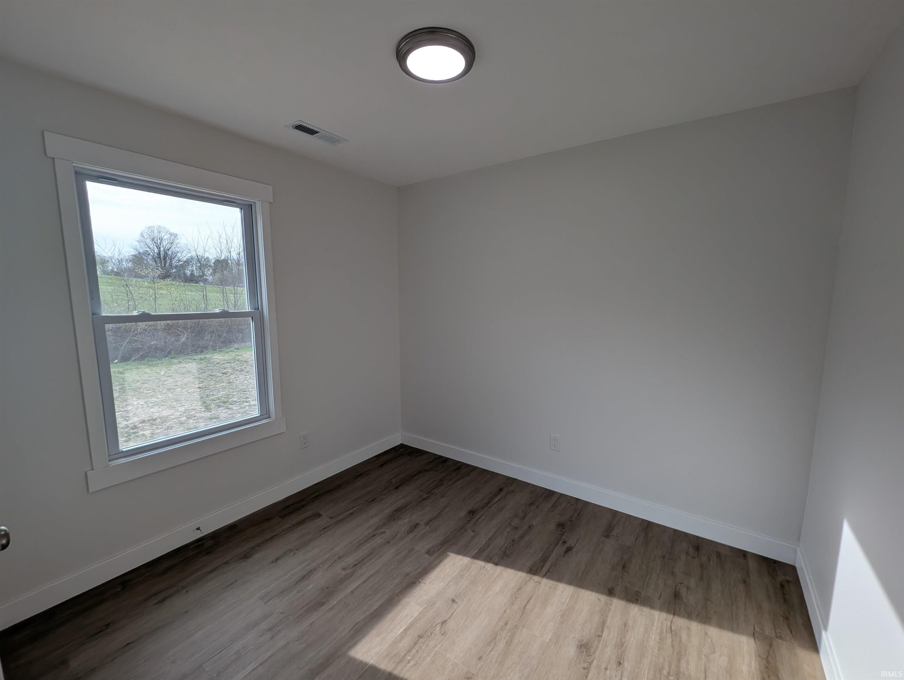 811 Southwest 1st Street Washington, IN 47501 - Photo 16 of 28