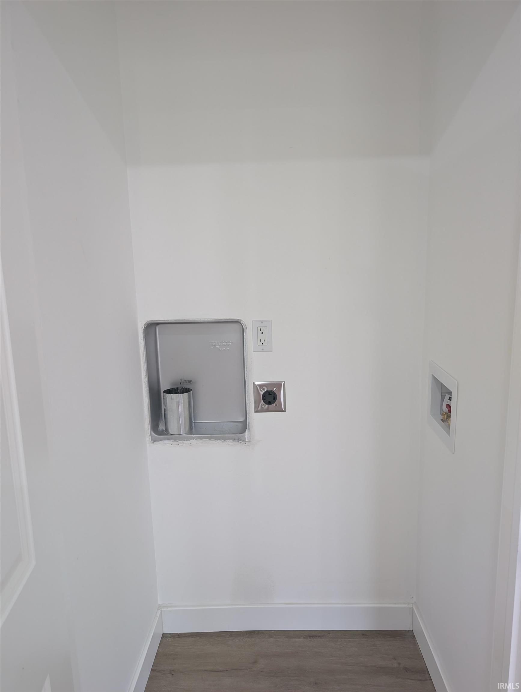 811 Southwest 1st Street Washington, IN 47501 - Photo 17 of 28