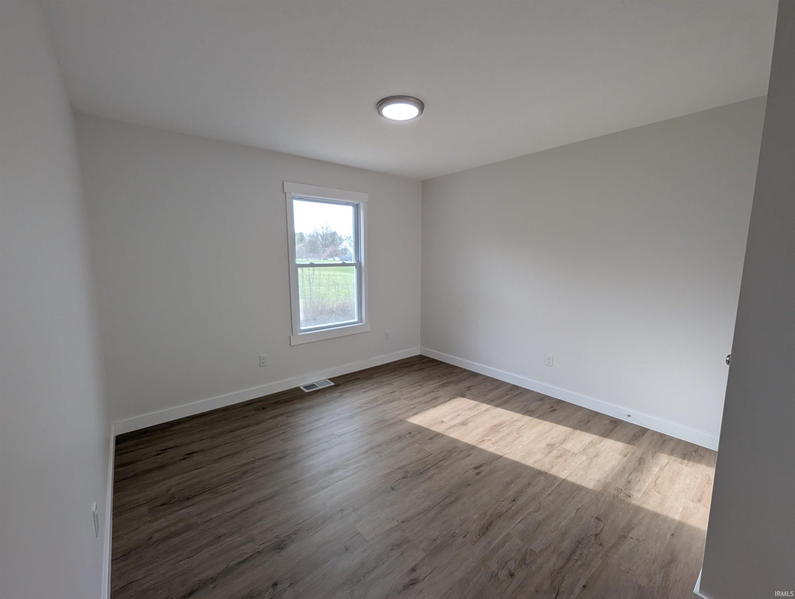 811 Southwest 1st Street Washington, IN 47501 - Photo 20 of 28