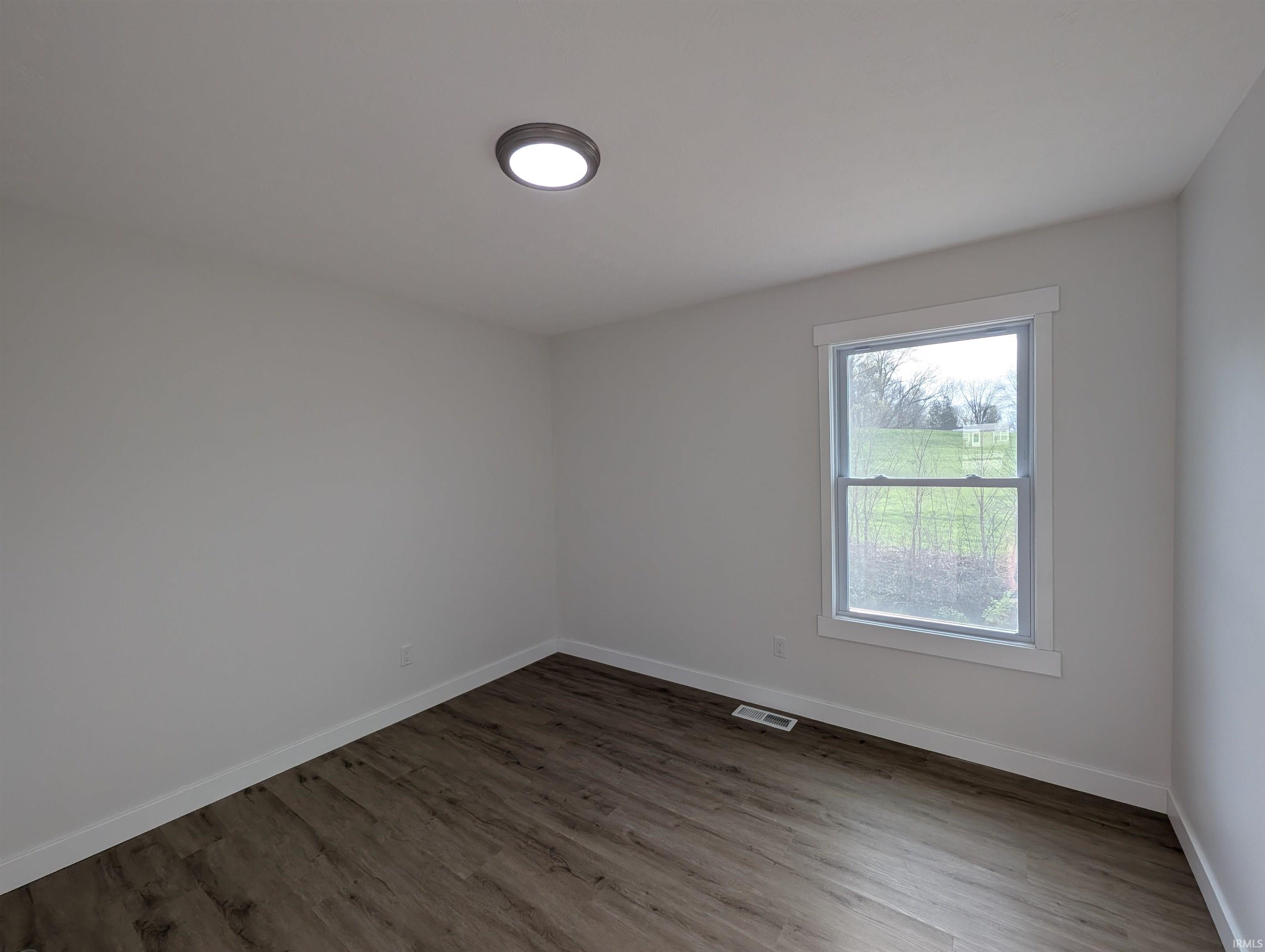 811 Southwest 1st Street Washington, IN 47501 - Photo 21 of 28